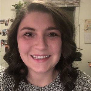 Meet your Posher, Alyssa